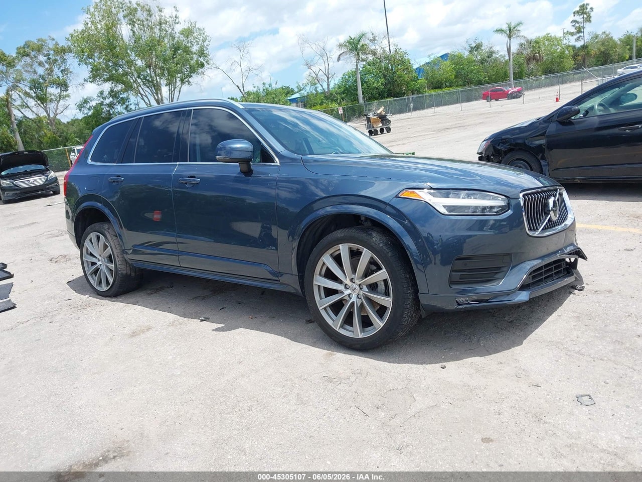 YV4A22PK3N1****** · 2022 VOLVO XC90 T6 MOMENTUM 7 PASSENGER