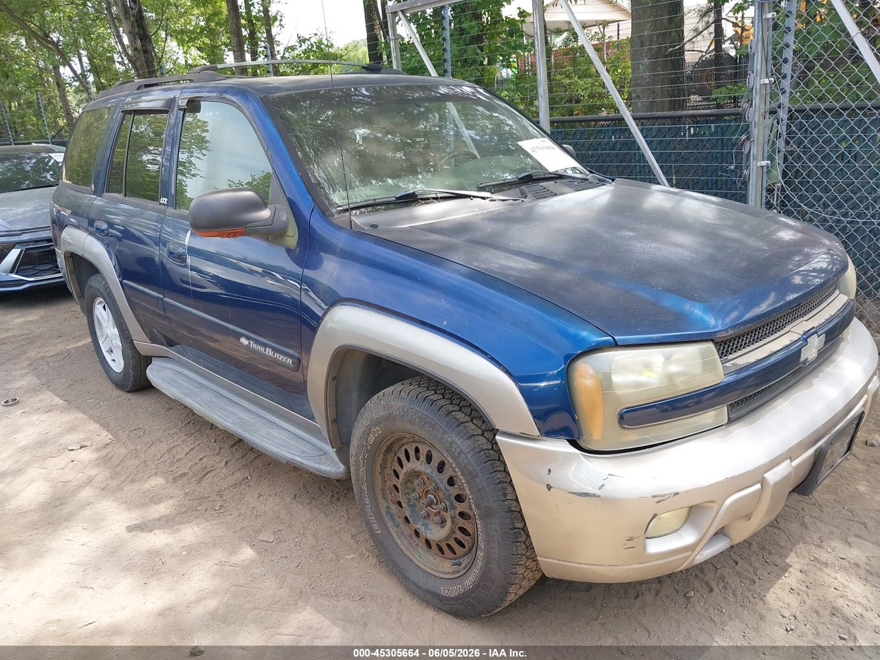 1GNDT13S522****** · 2002 CHEVROLET TRAILBLAZER LTZ
