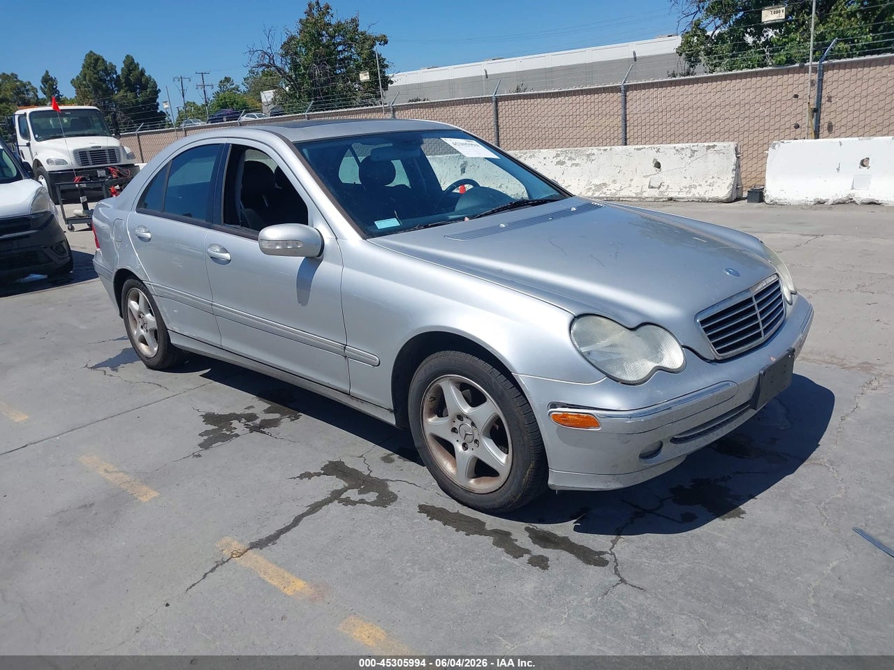 WDBRF61J02F****** · 2002 MERCEDES-BENZ C 240