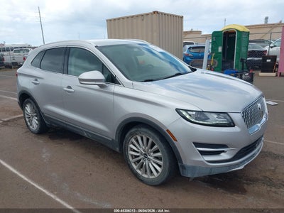 5LMCJ1C94KU****** · 2019 LINCOLN MKC STANDARD