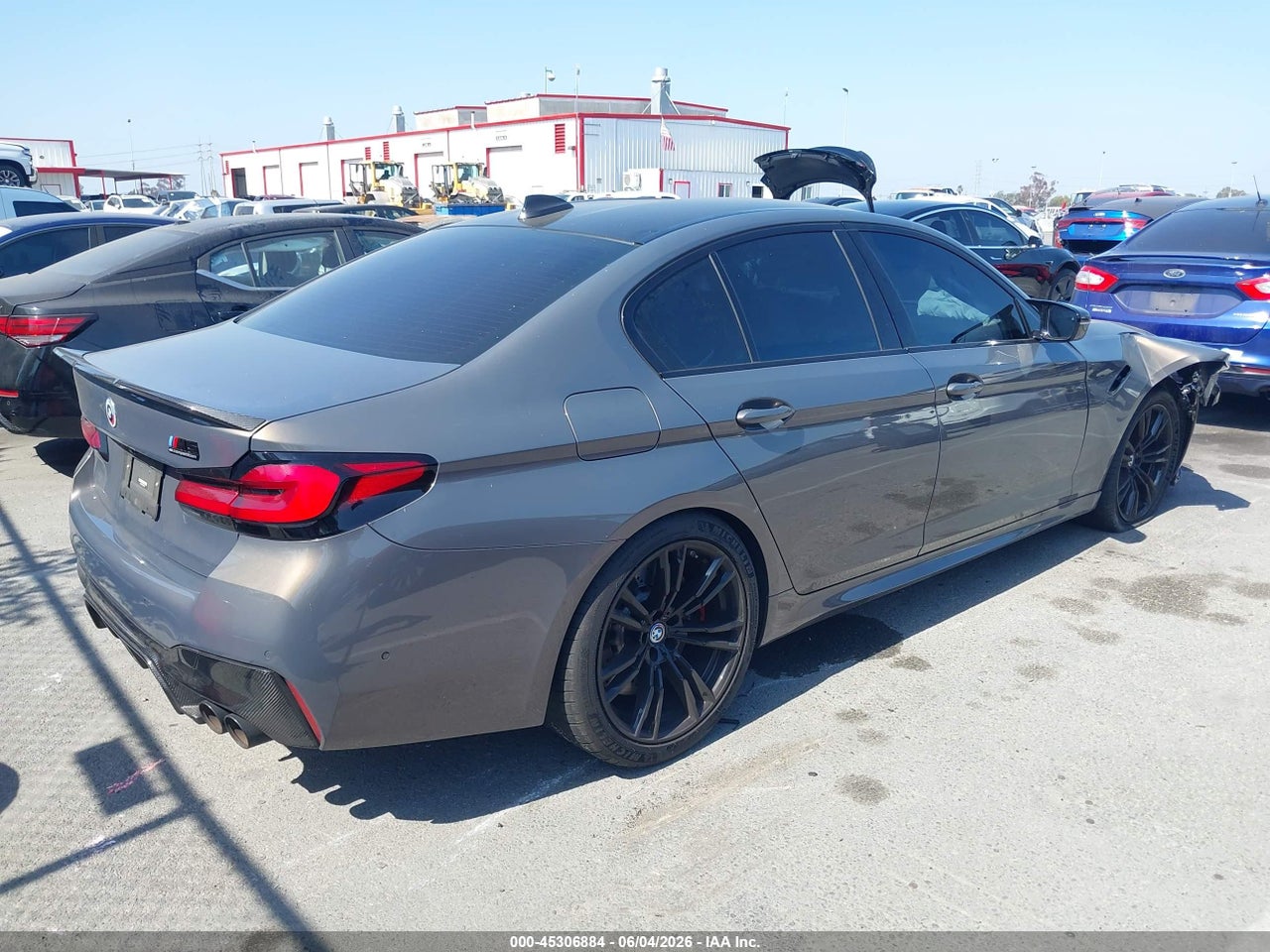 WBS83CH03NC****** · 2022 BMW M5   · 4/11
