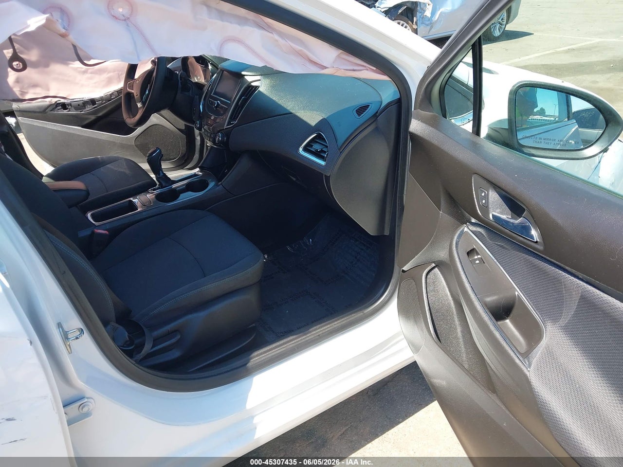 2018 CHEVROLET CRUZE LT AUTO · 5/10