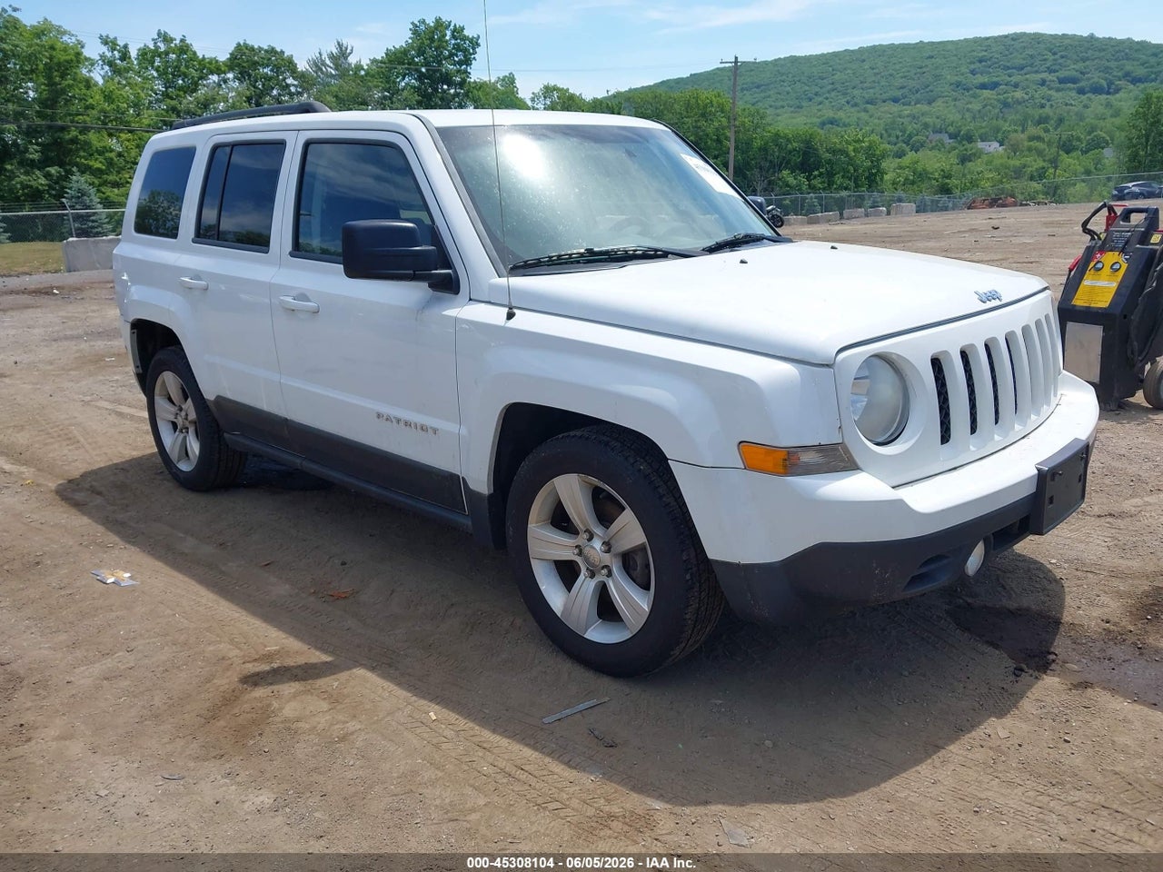 1C4NJRFB8ED****** · 2014 JEEP PATRIOT LATITUDE