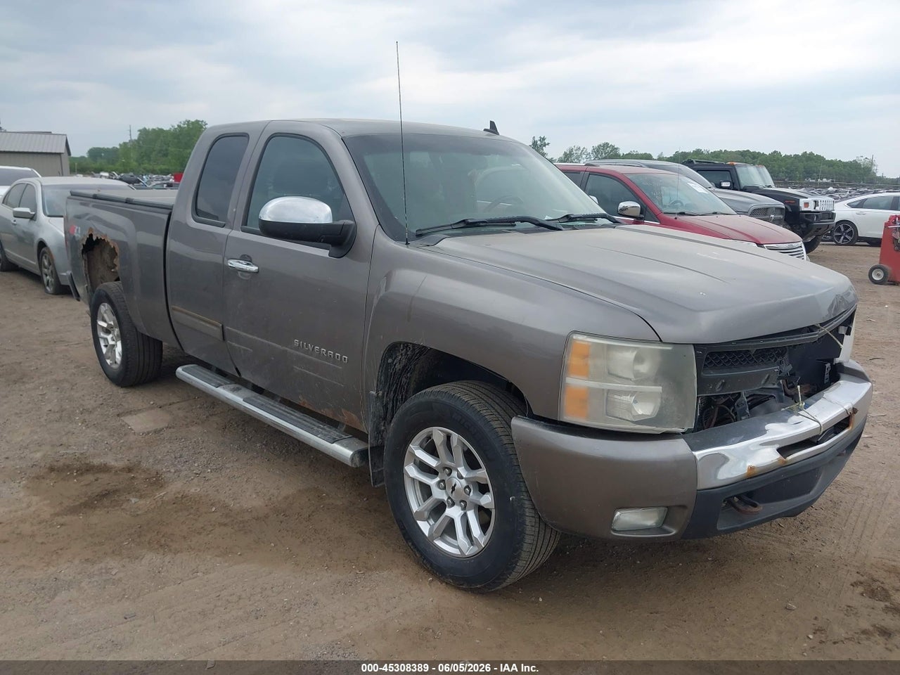 1GCRKSE37BZ****** · 2011 CHEVROLET SILVERADO 1500 LT