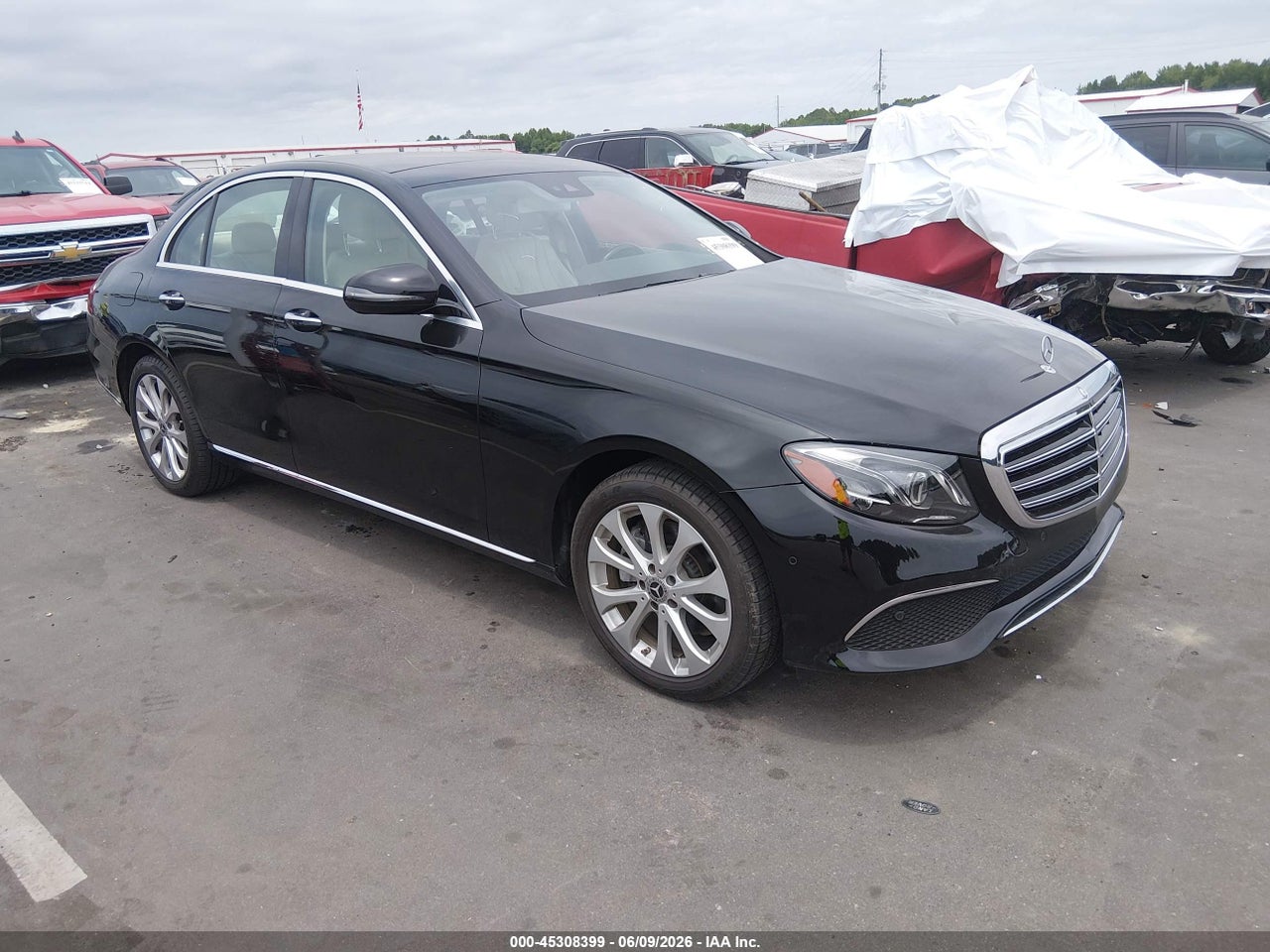 WDDZF4JB9JA****** · 2018 MERCEDES-BENZ E 300