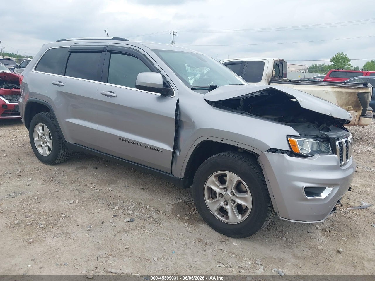 1C4RJFAG8HC****** · 2017 JEEP GRAND CHEROKEE LAREDO 4X4