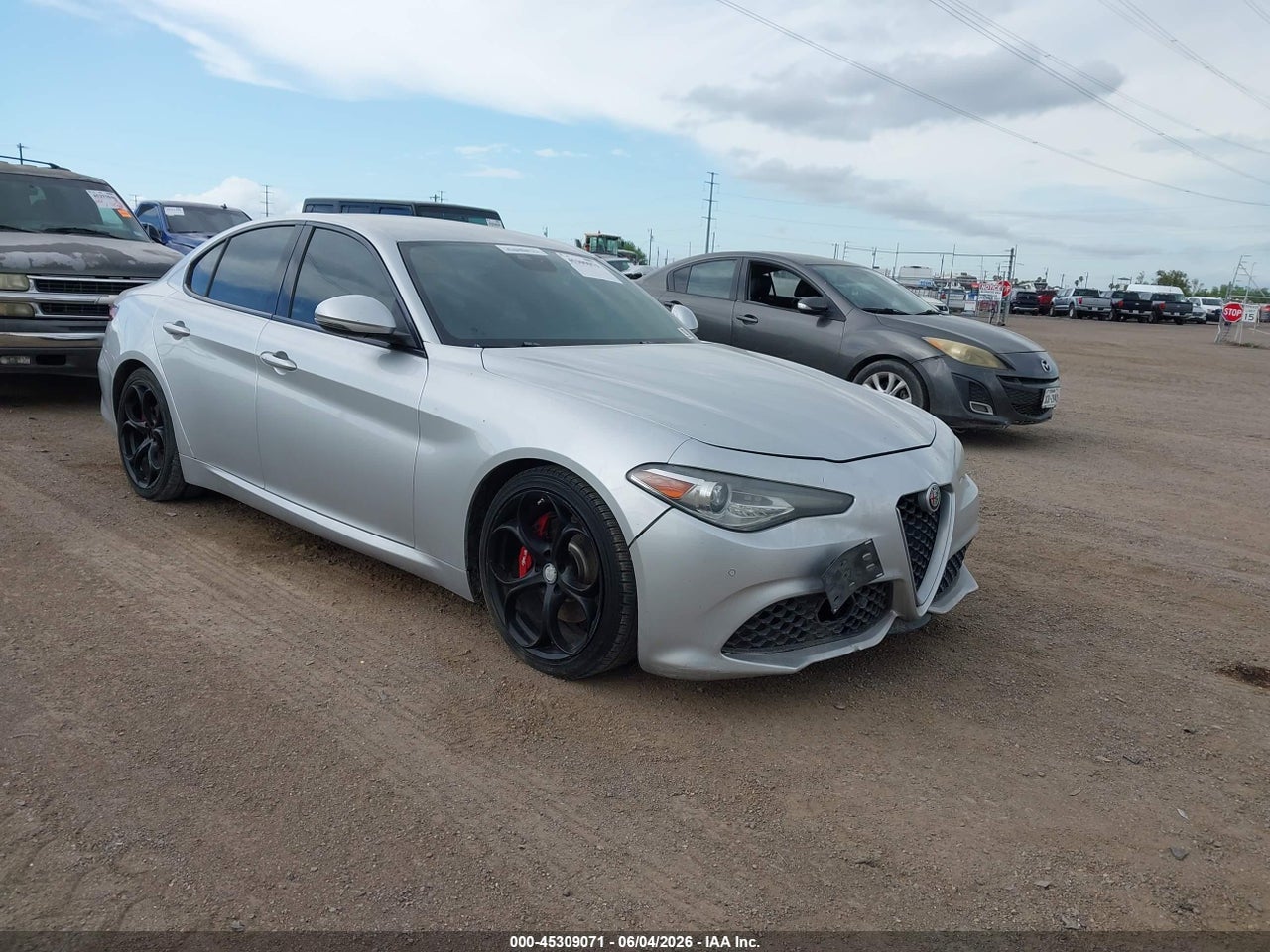 ZARFAECN7H7****** · 2017 ALFA ROMEO GIULIA TI RWD