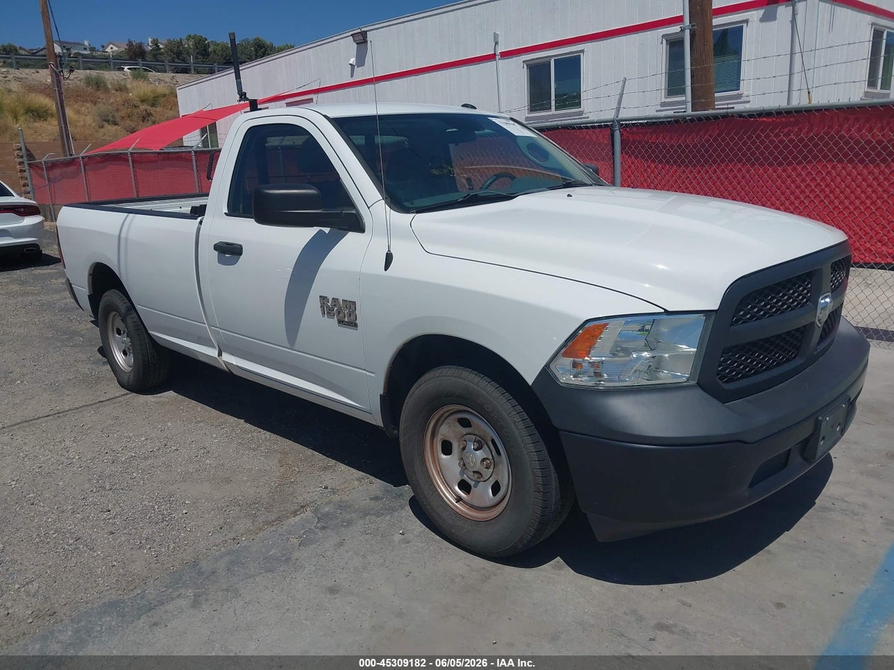 3C6JR6DG9KG****** · 2019 RAM 1500 CLASSIC TRADESMAN  4X2 8' BOX