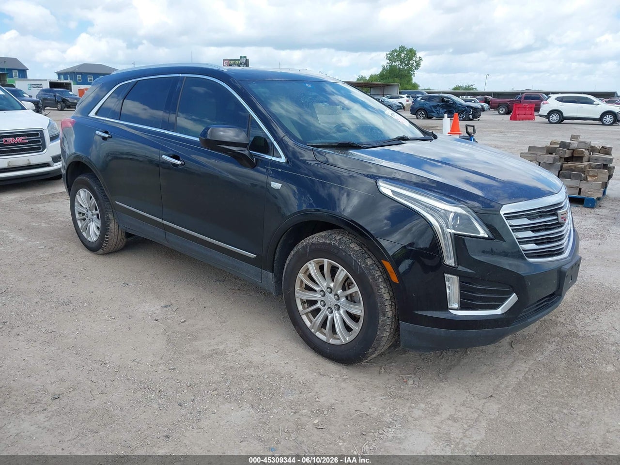 1GYKNARSXJZ****** · 2018 CADILLAC XT5 STANDARD