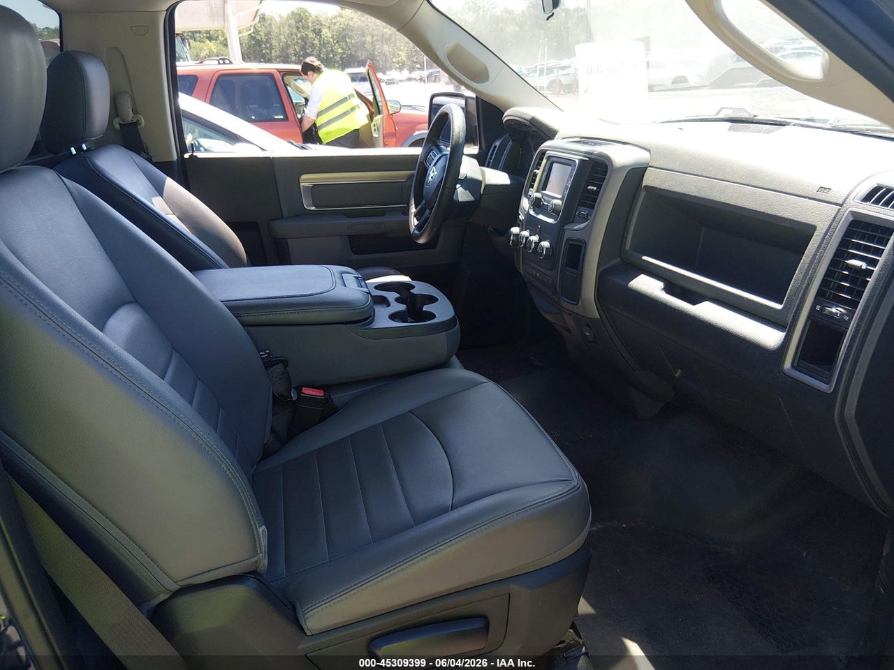 2017 RAM 1500 TRADESMAN  4X2 8' BOX · 5/11