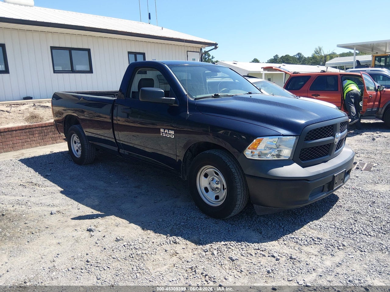 3C6JR6DG4HG****** · 2017 RAM 1500 TRADESMAN  4X2 8' BOX
