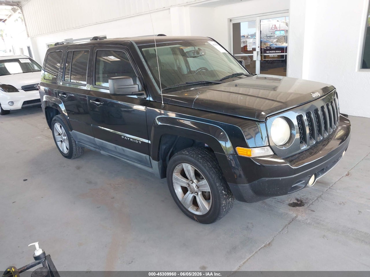 1J4NT4GB2BD****** · 2011 JEEP PATRIOT LATITUDE X