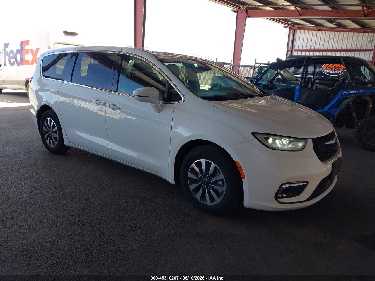 2C4RC1L79NR****** · 2022 CHRYSLER PACIFICA HYBRID TOURING L