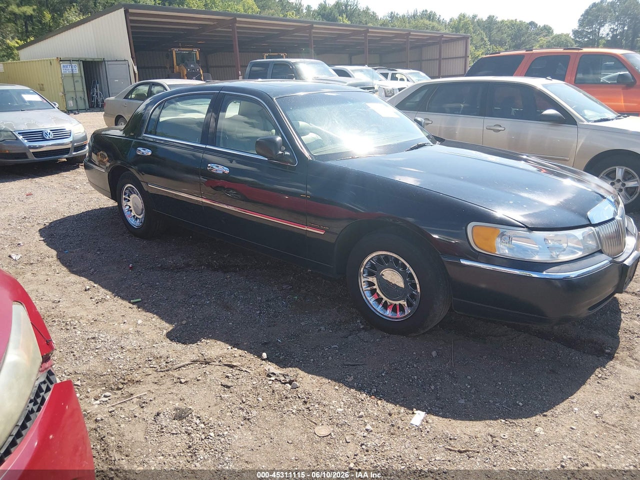 1LNHM83W1YY****** · 2000 LINCOLN TOWN CAR CARTIER