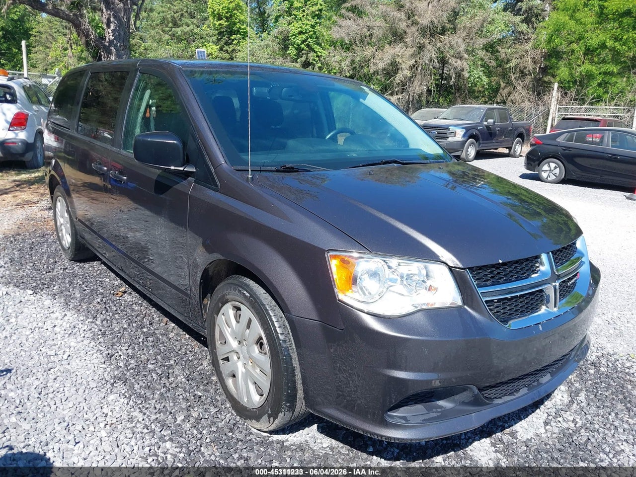 2C4RDGBG6JR****** · 2018 DODGE GRAND CARAVAN SE
