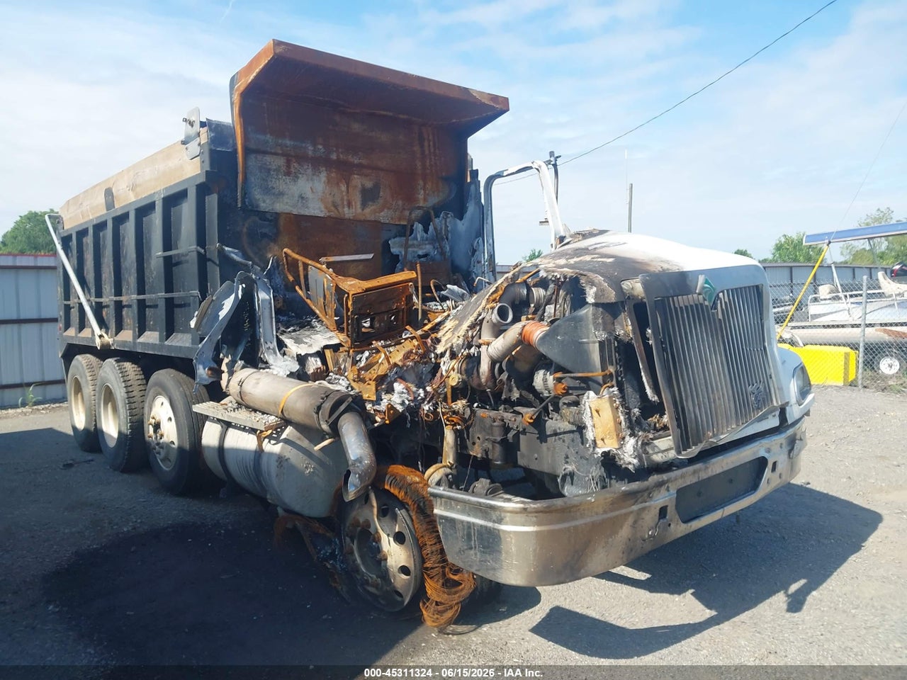 2HSCEAXR81C****** · 2001 INTERNATIONAL 9200 9200I