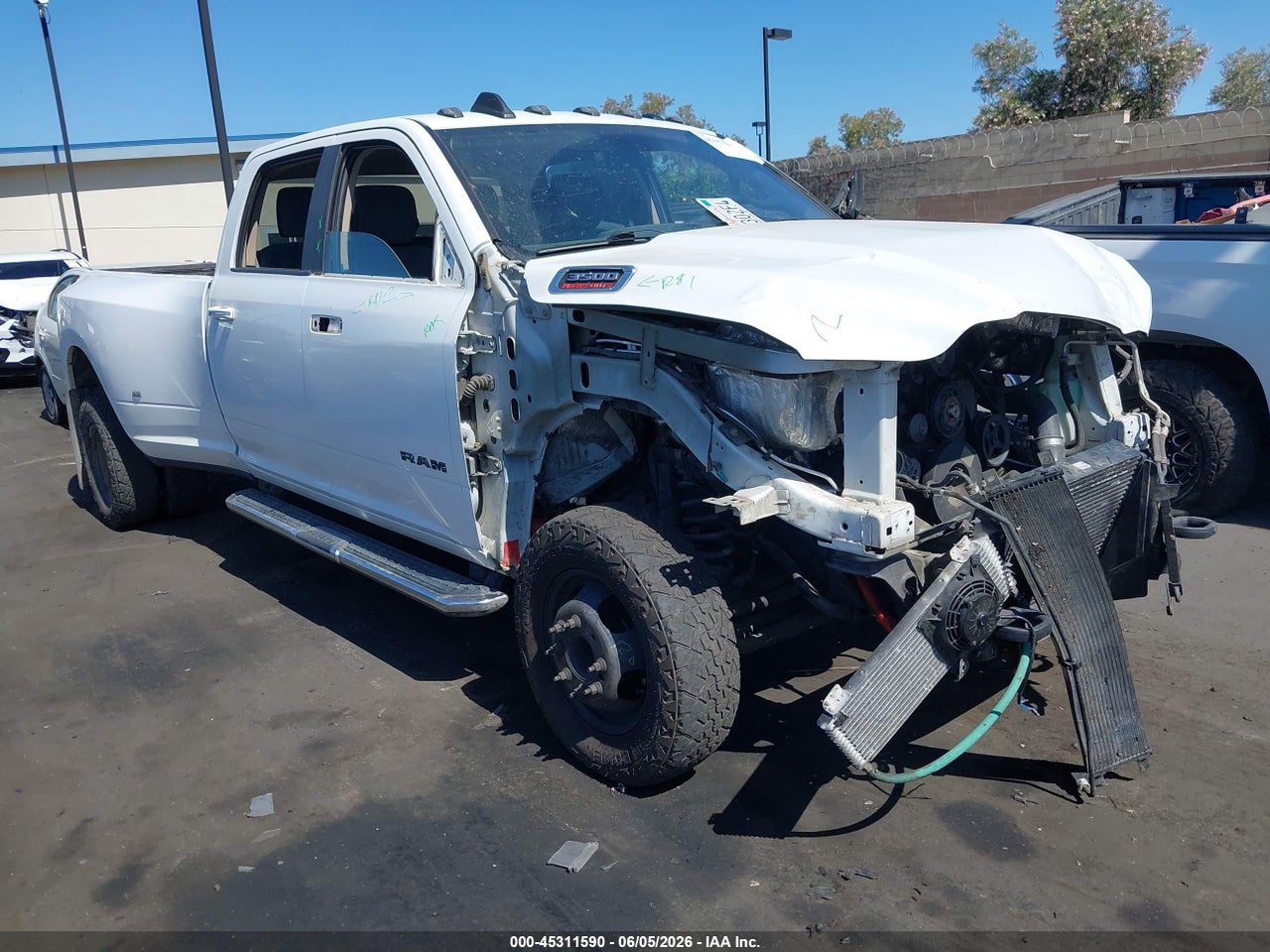 3C63RRHL2KG****** · 2019 RAM 3500 BIG HORN  4X4 8' BOX