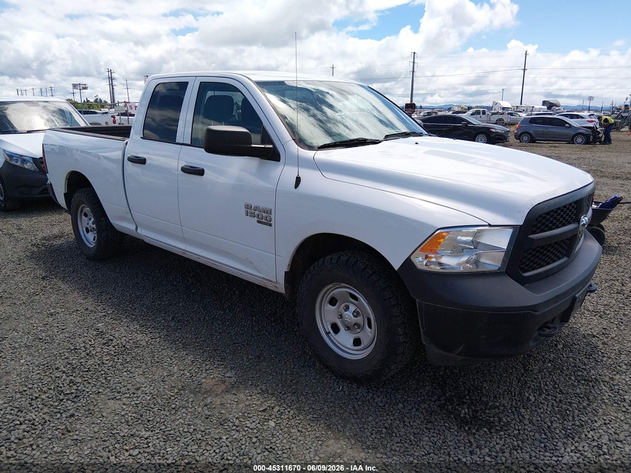 1C6RR7FG3KS****** · 2019 RAM 1500 CLASSIC TRADESMAN  4X4 6'4 BOX