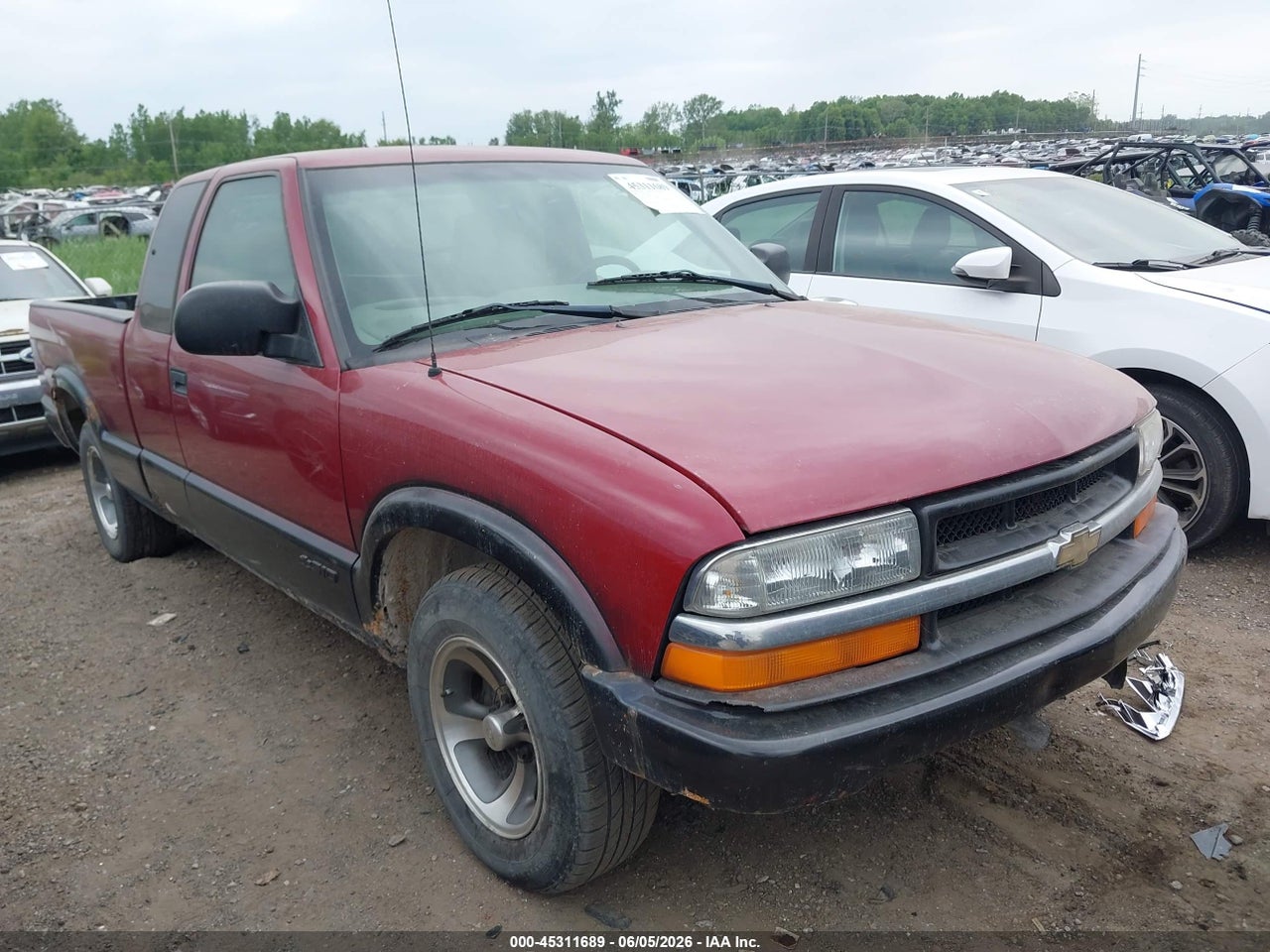 1GCCS19W428****** · 2002 CHEVROLET S-10 LS