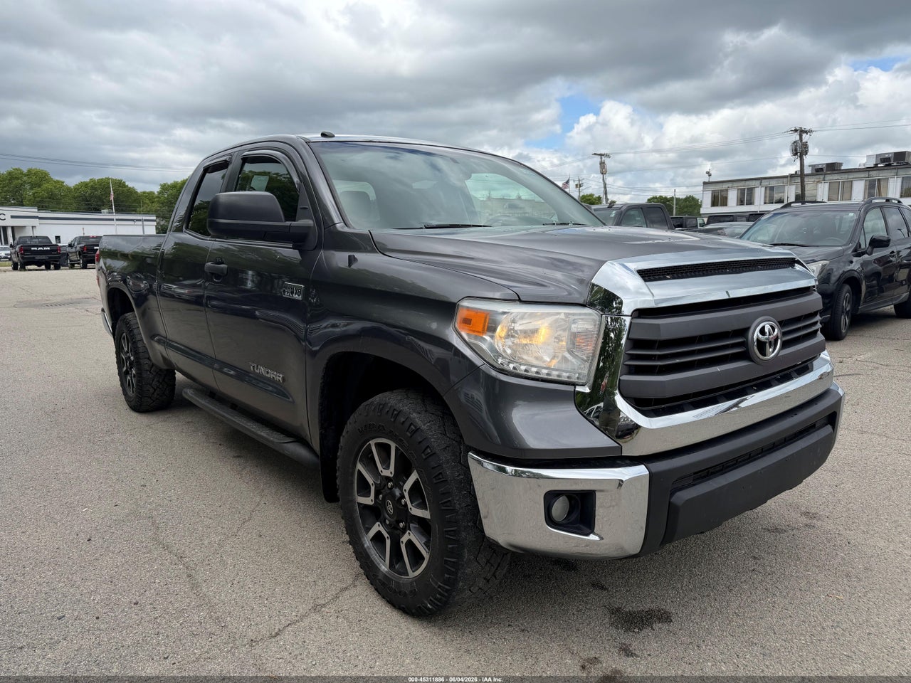5TFUY5F11FX****** · 2015 TOYOTA TUNDRA SR5 5.7L V8