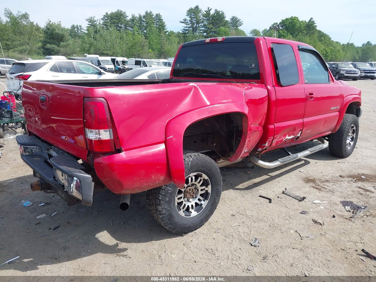 2001 CHEVROLET SILVERADO 2500HD LS · 4/11