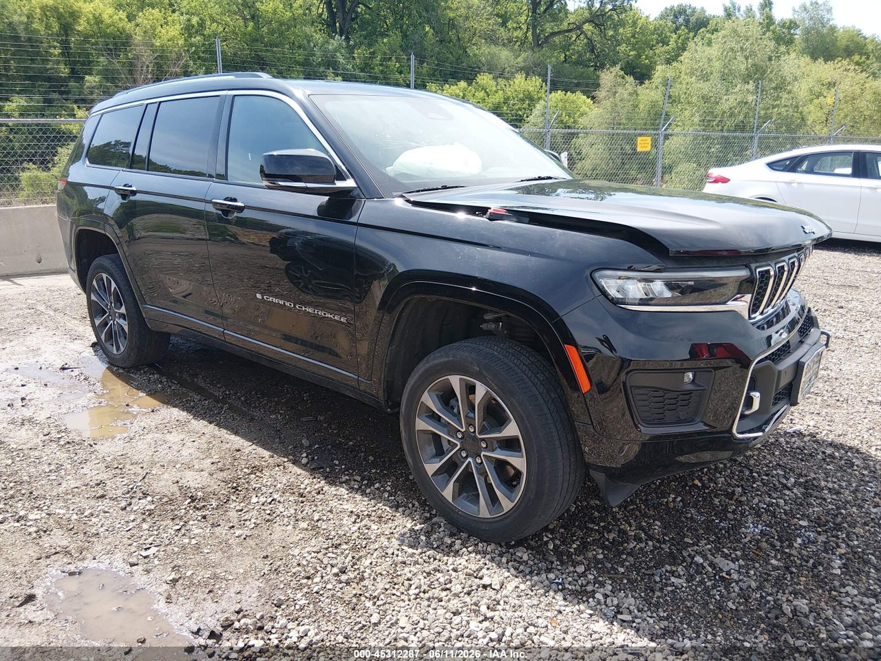 1C4RJKDG7P8****** · 2023 JEEP GRAND CHEROKEE L OVERLAND 4X4