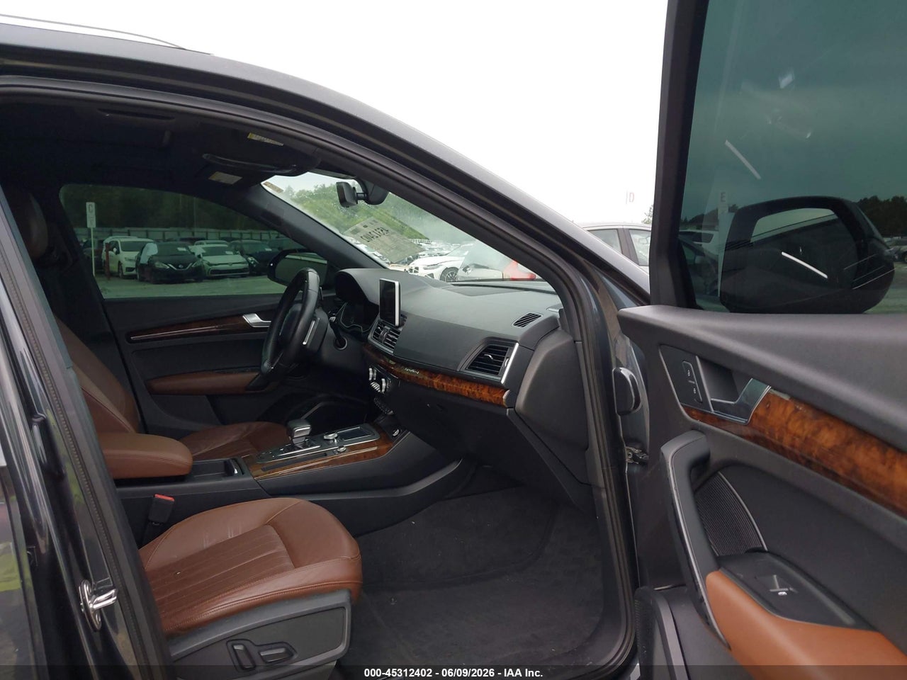 2018 AUDI Q5 2.0T PREMIUM/2.0T TECH PREMIUM · 5/11