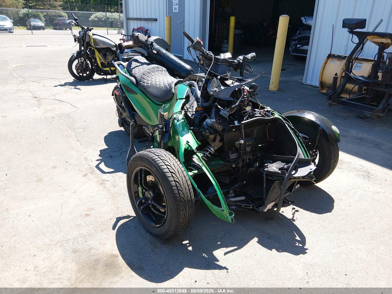2BXJALA1XCV****** · 2012 CAN-AM SPYDER ROADSTER RS