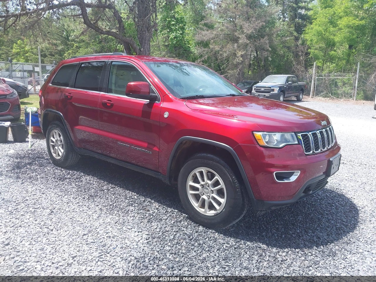 1C4RJFAG3KC****** · 2019 JEEP GRAND CHEROKEE LAREDO E 4X4