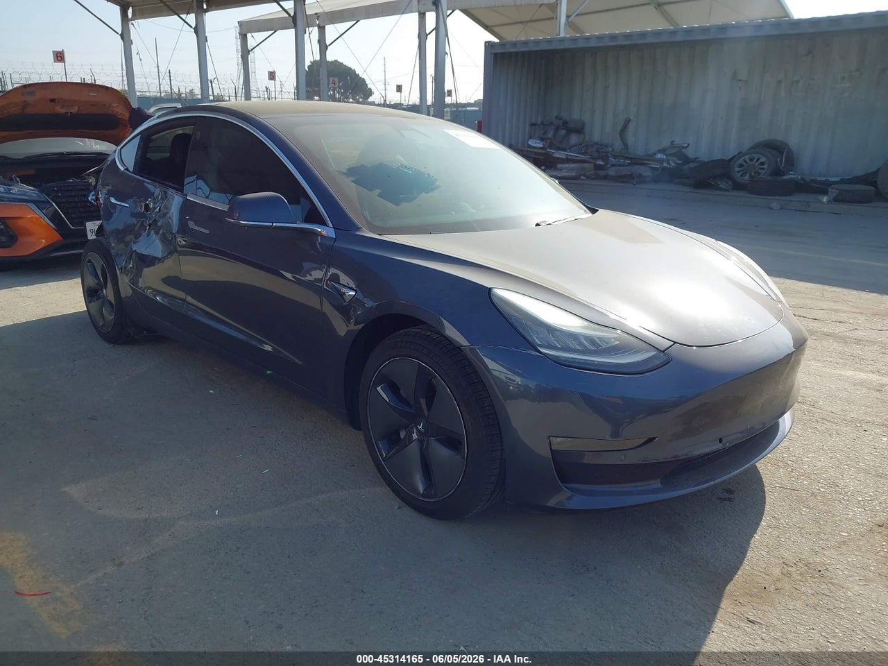 5YJ3E1EA3JF****** · 2018 TESLA MODEL 3 LONG RANGE/MID RANGE