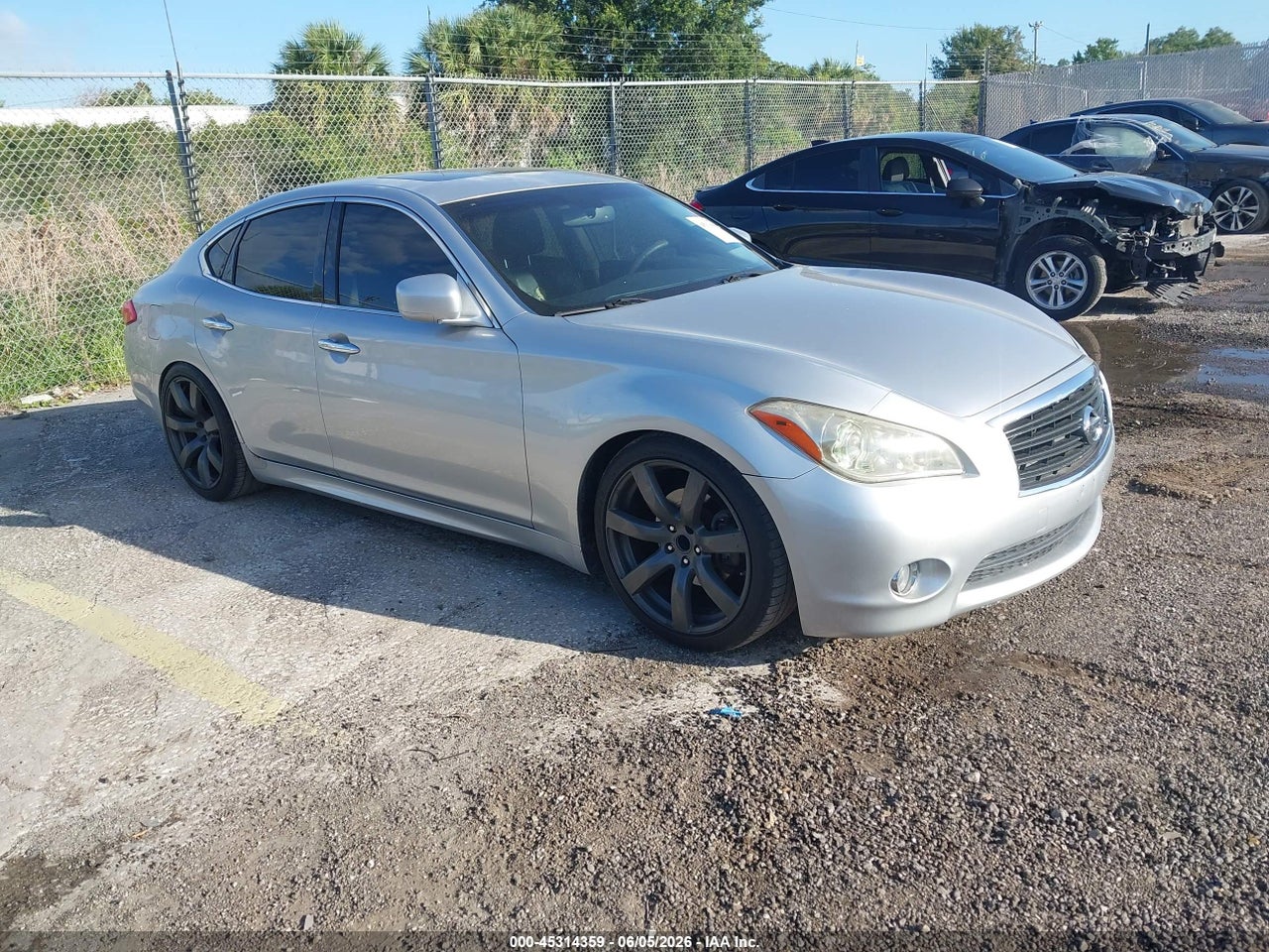 JN1BY1APXBM****** · 2011 INFINITI M37