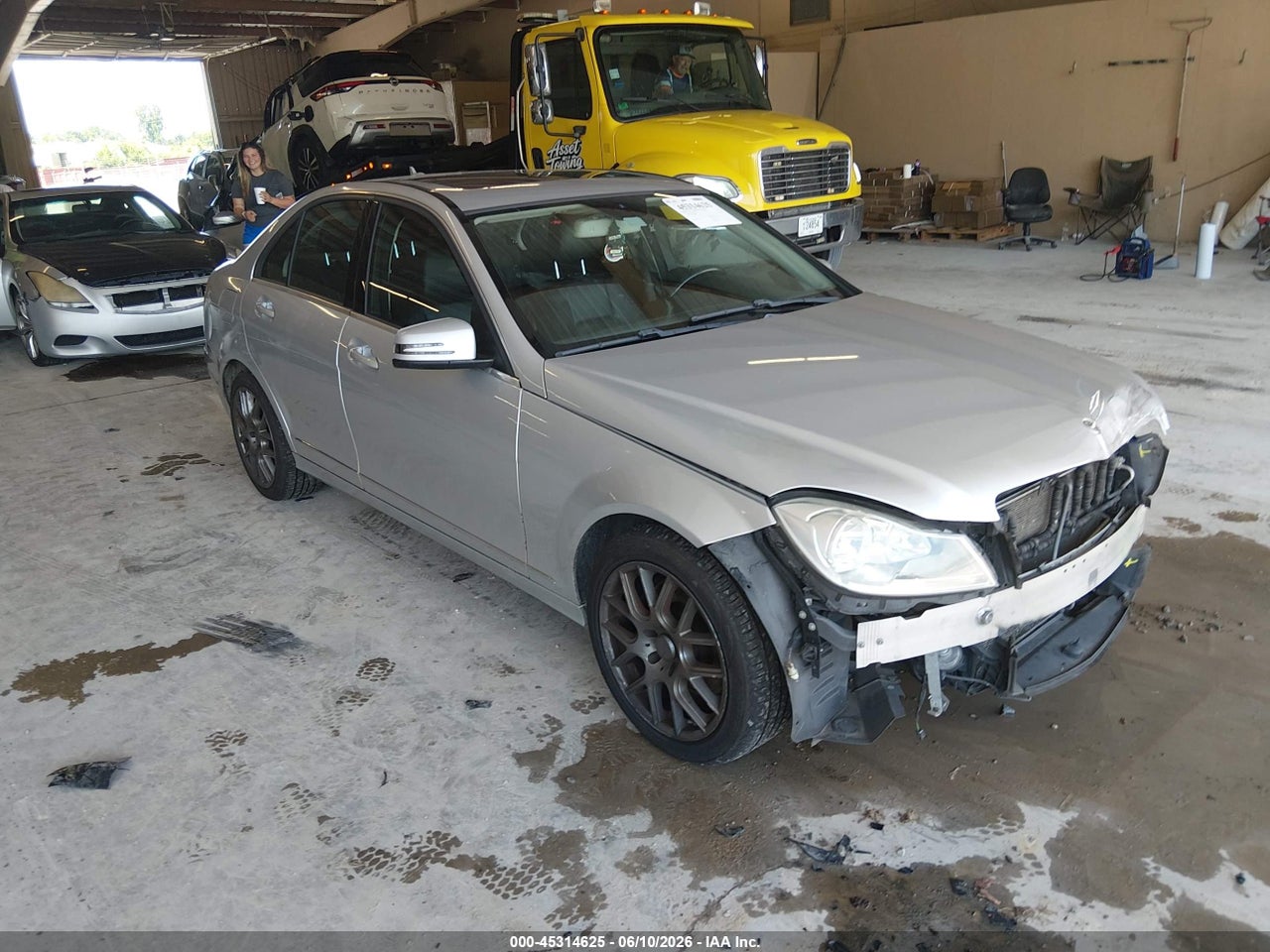 WDDGF8AB1DG****** · 2013 MERCEDES-BENZ C 300 LUXURY 4MATIC