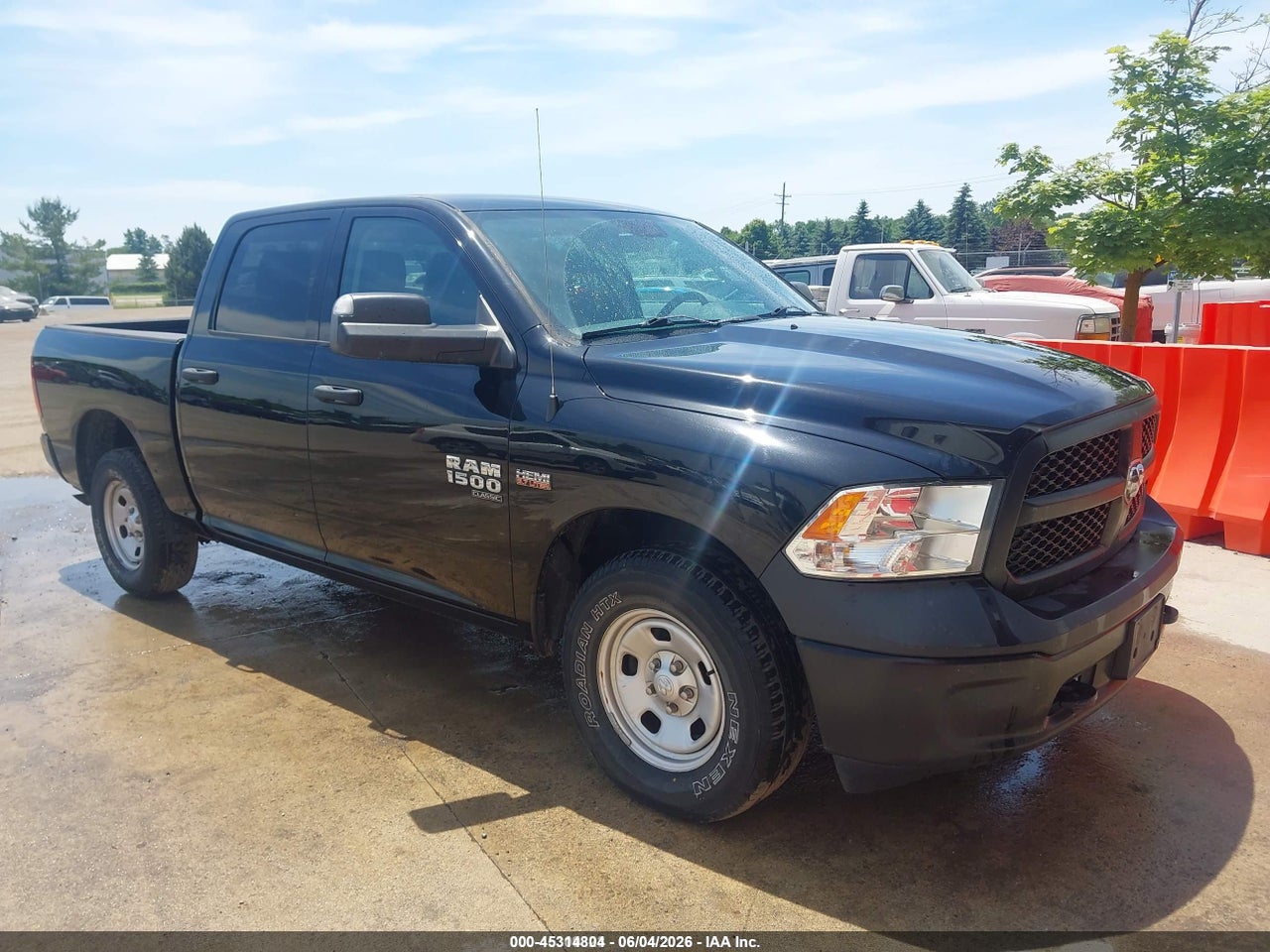 1C6RR7KT4KS****** · 2019 RAM 1500 CLASSIC TRADESMAN  4X4 5'7 BOX