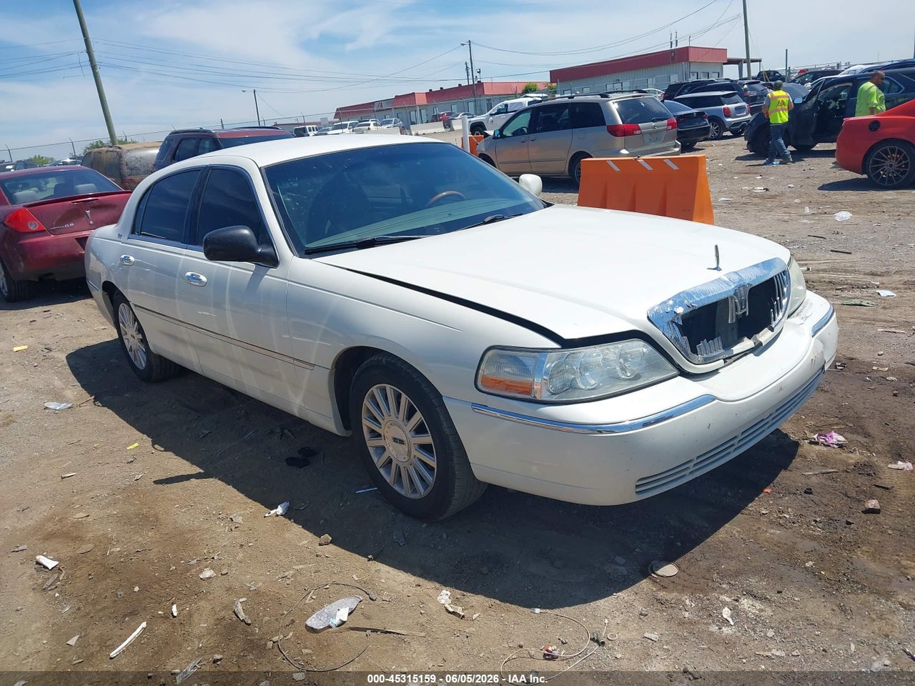1LNHM83W14Y****** · 2004 LINCOLN TOWN CAR ULTIMATE