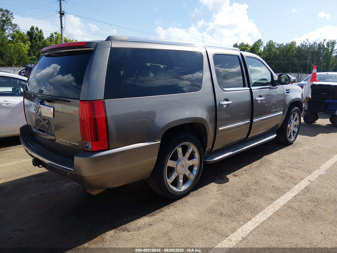 1GYS4HEF4CR****** · 2012 CADILLAC ESCALADE ESV LUXURY · 4/11