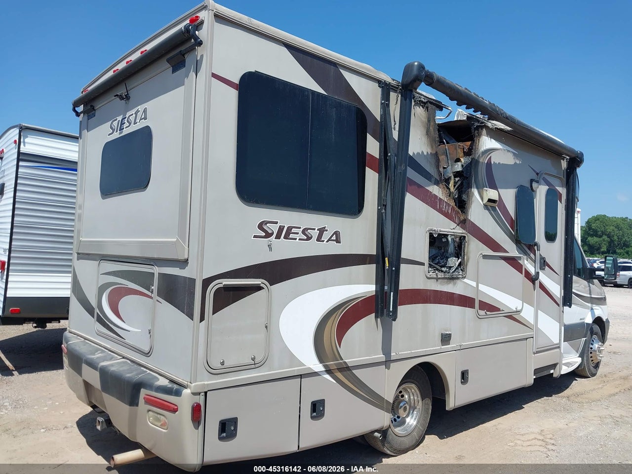2015 MERCEDES-BENZ SPRINTER 3500   · 4/11