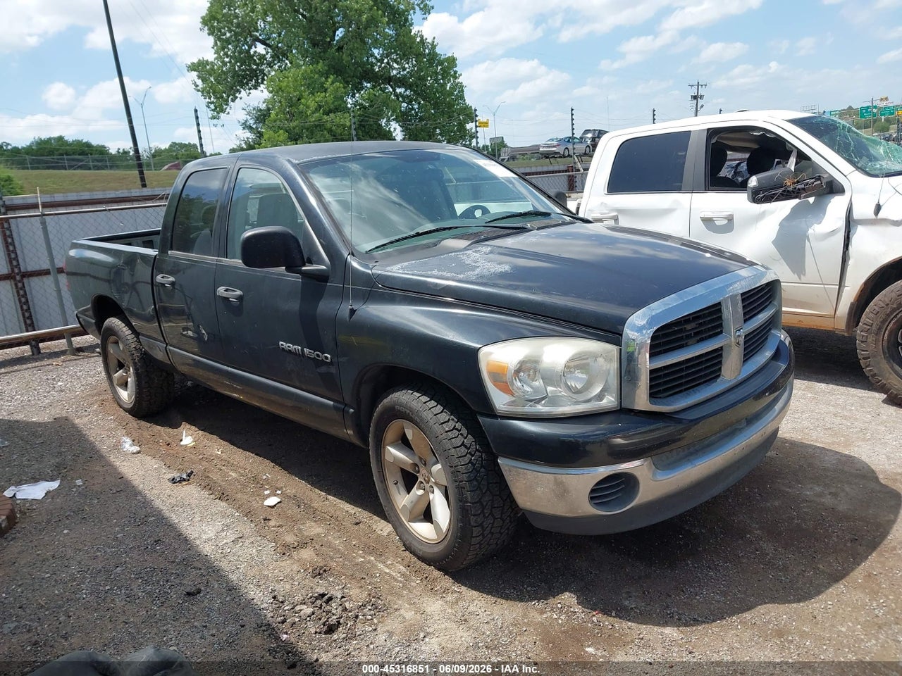 1D7HA18P17S****** · 2007 DODGE RAM 1500 SLT