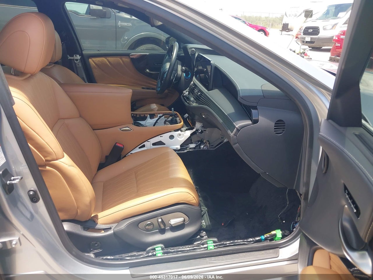 2023 LEXUS LS 500   · 5/11