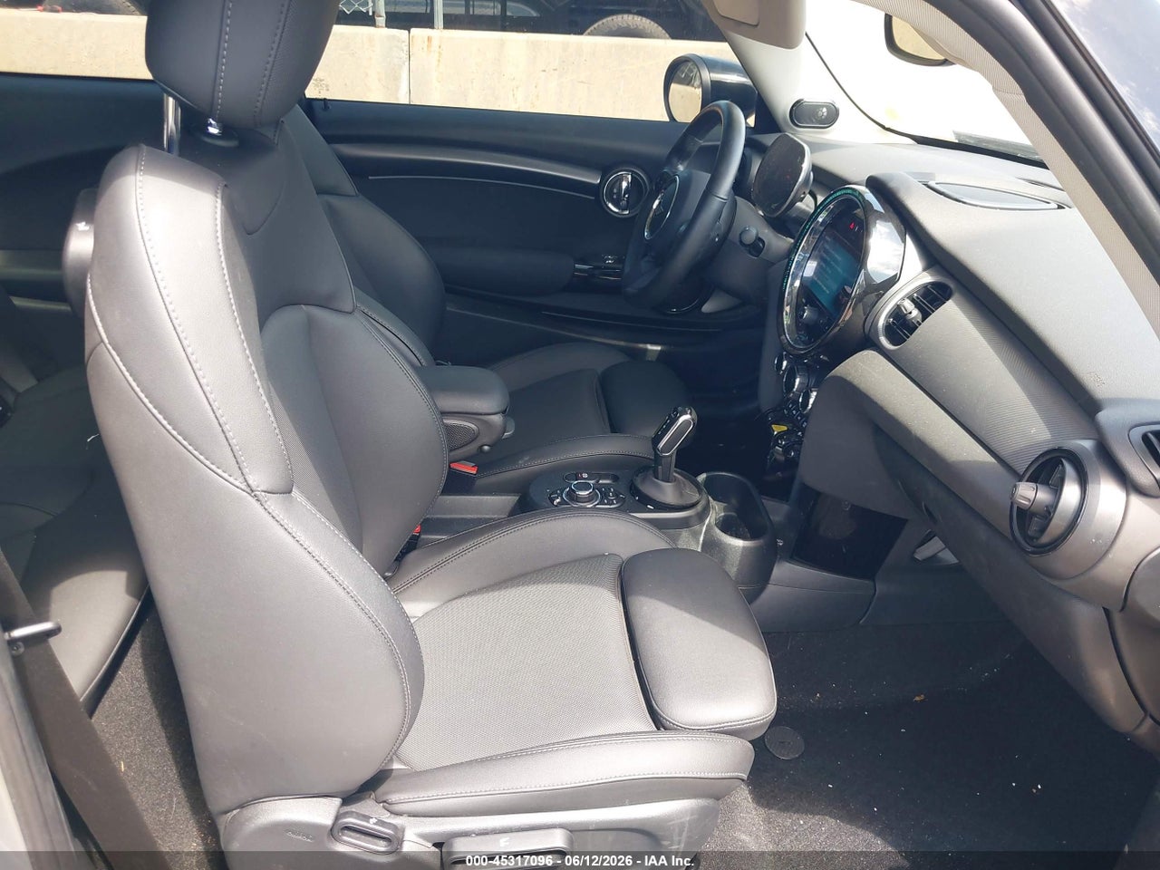 2024 MINI SE HARDTOP COOPER · 5/11