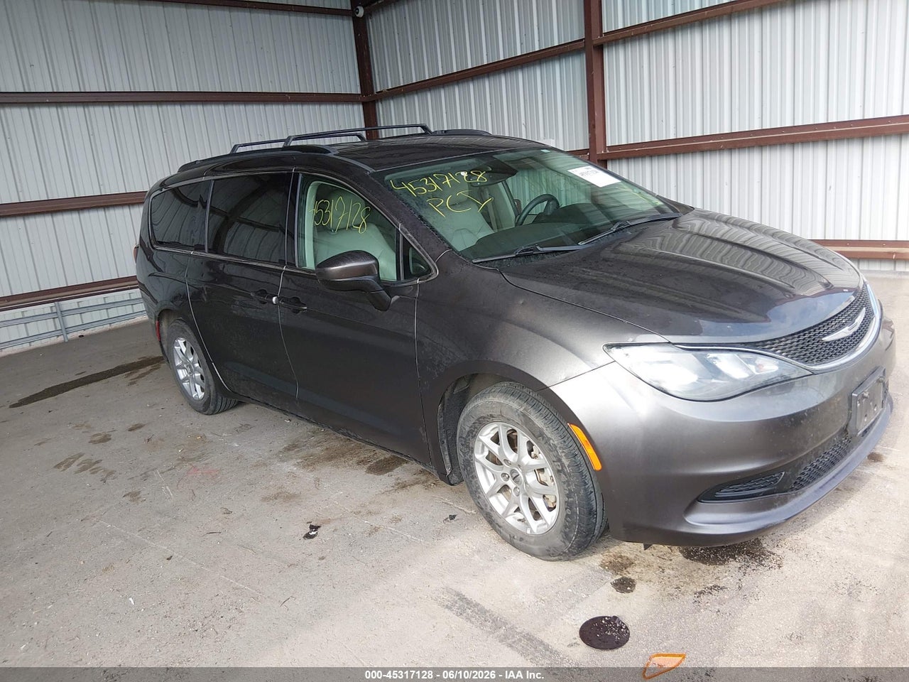 2C4RC1DG7MR****** · 2021 CHRYSLER VOYAGER LXI