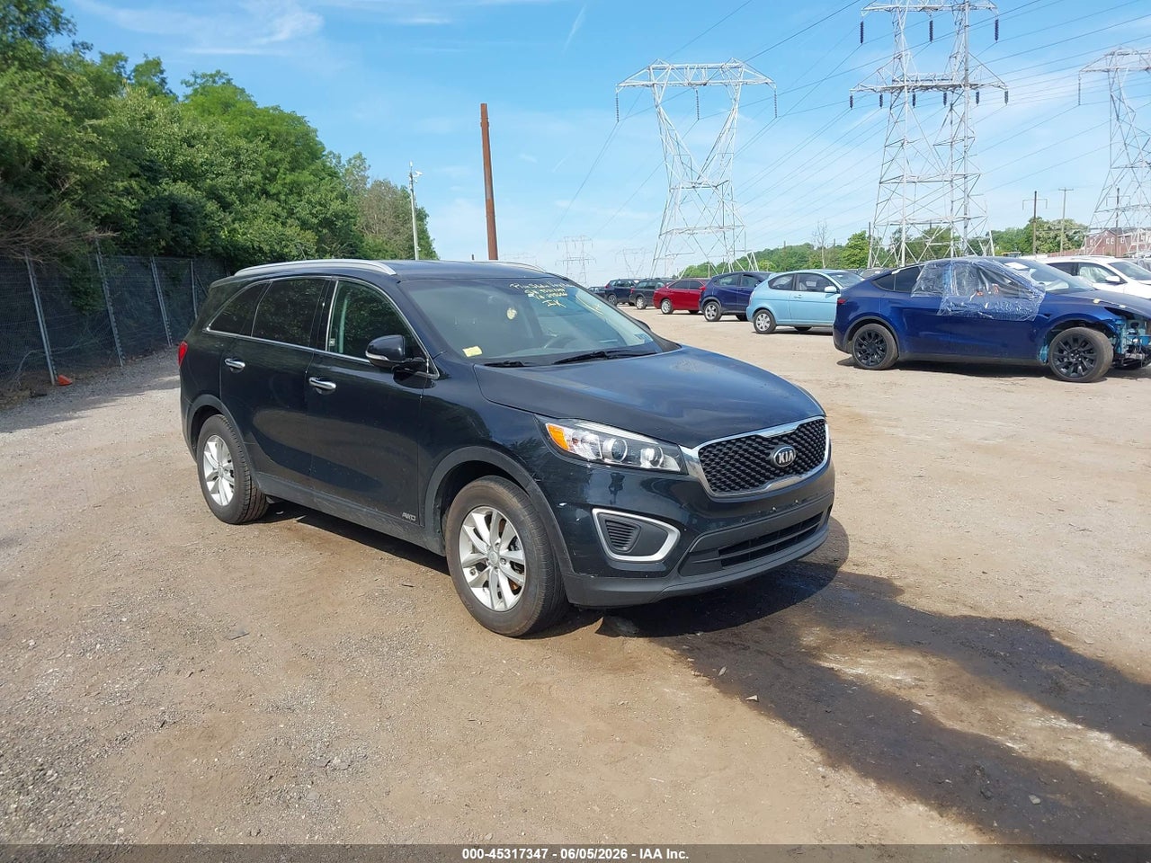 5XYPGDA3XHG****** · 2017 KIA SORENTO 2.4L LX