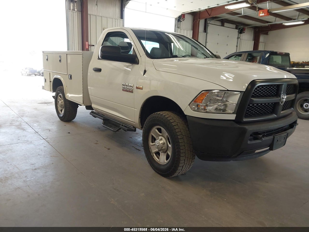 3C7WR5AJ8JG****** · 2018 RAM 2500 TRADESMAN  4X4 8' BOX