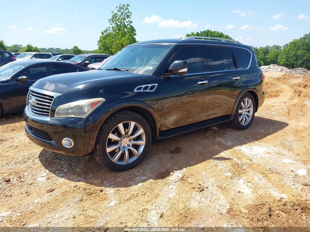 2012 INFINITI QX56   · 2/11
