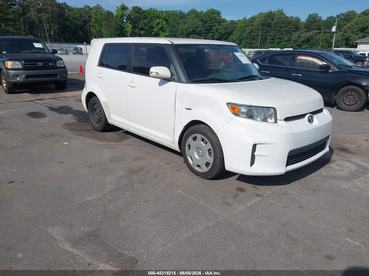 JTLZE4FE0B1****** · 2011 SCION XB