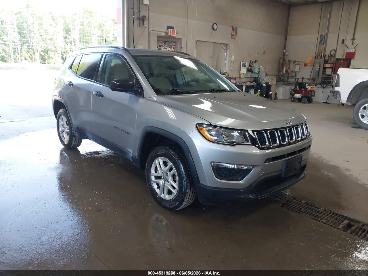 3C4NJDAB6JT****** · 2018 JEEP COMPASS SPORT 4X4