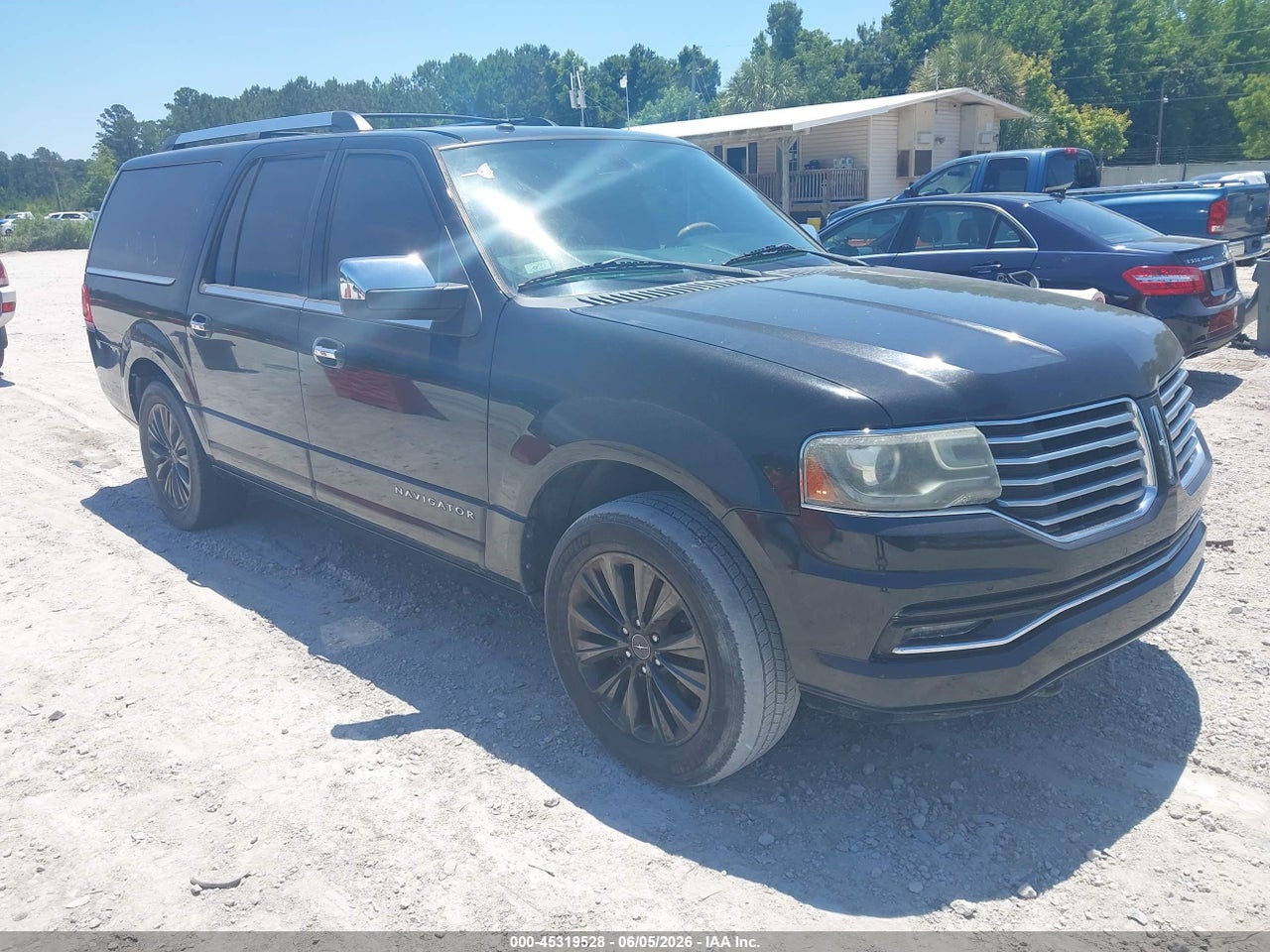 5LMJJ3JT9FE****** · 2015 LINCOLN NAVIGATOR L