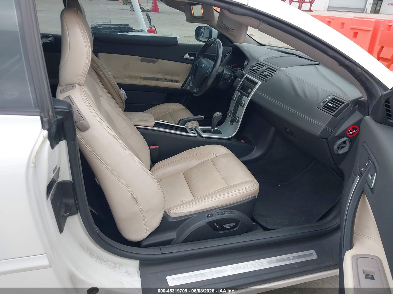 2012 VOLVO C70 T5/T5 PLATINUM/T5 PREMIER PLUS · 5/11