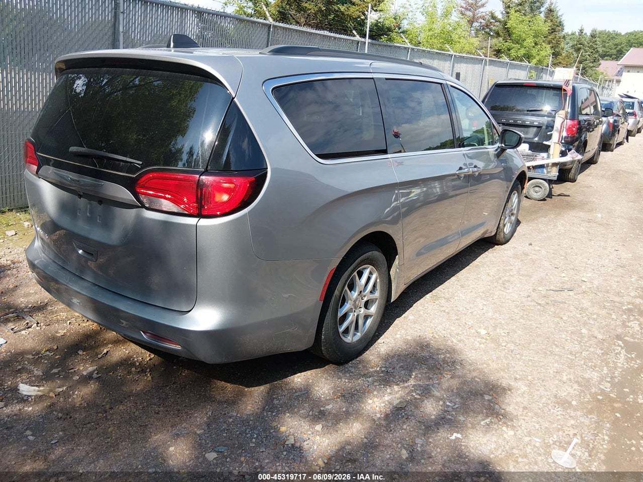 2021 CHRYSLER VOYAGER LXI · 4/11