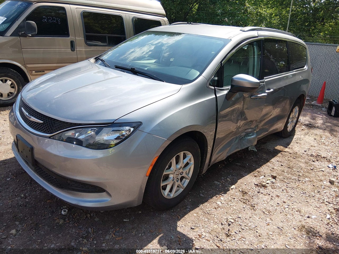 2021 CHRYSLER VOYAGER LXI · 2/11