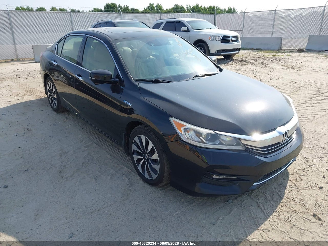 JHMCR6F54HC****** · 2017 HONDA ACCORD HYBRID EX-L